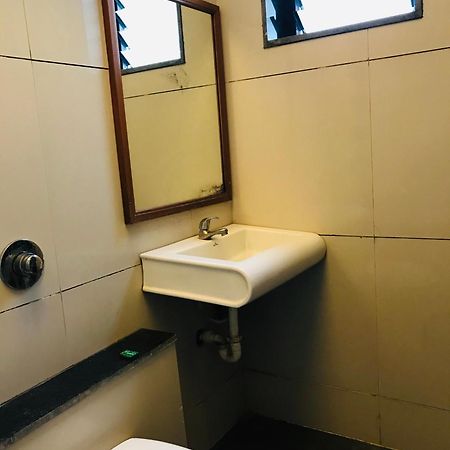 Liva Rooms Nashik Buitenkant foto