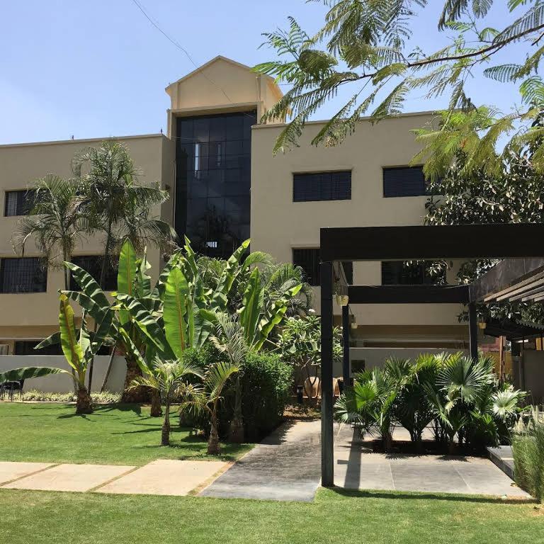 Liva Rooms Nashik Buitenkant foto