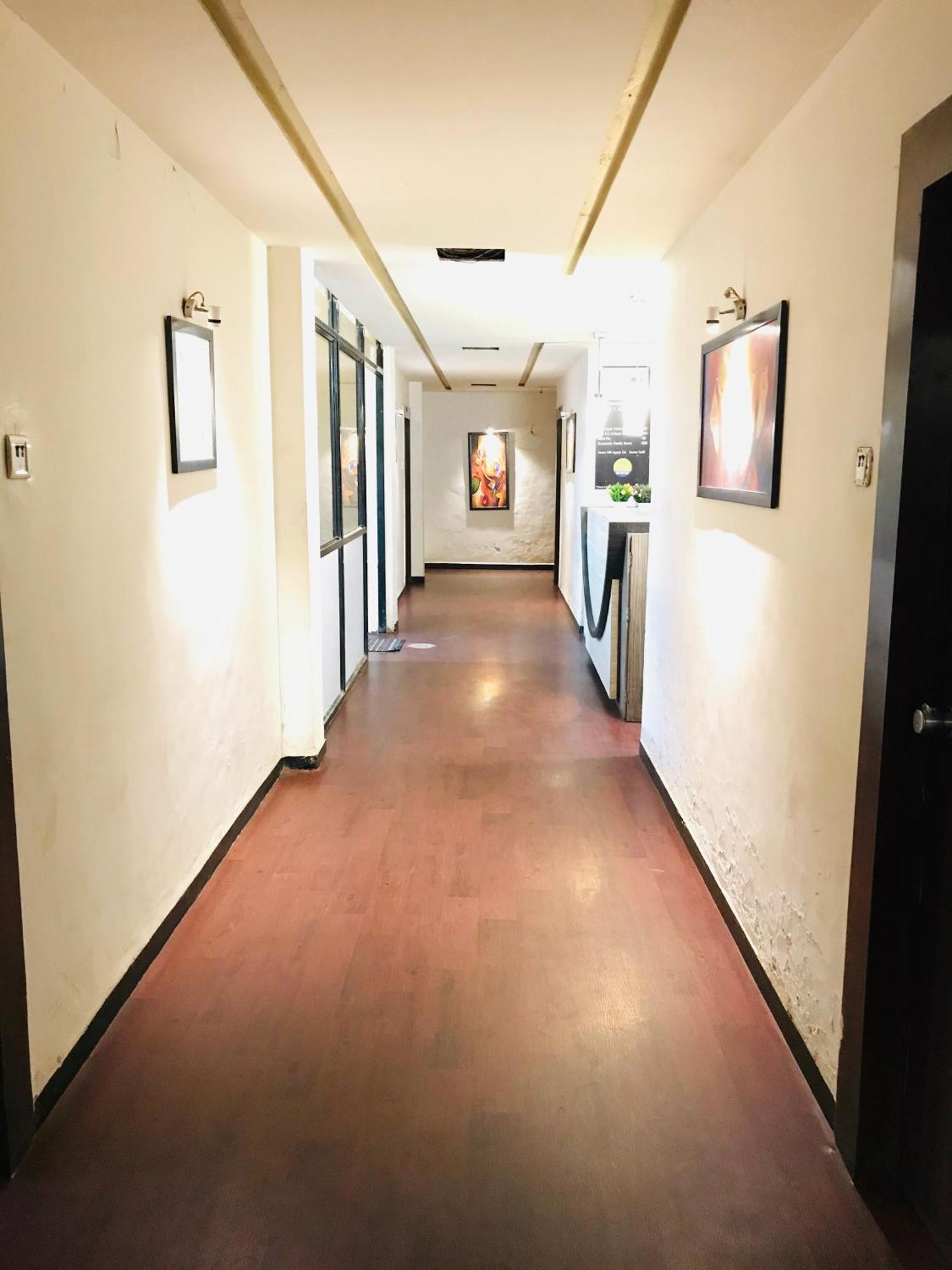 Liva Rooms Nashik Buitenkant foto