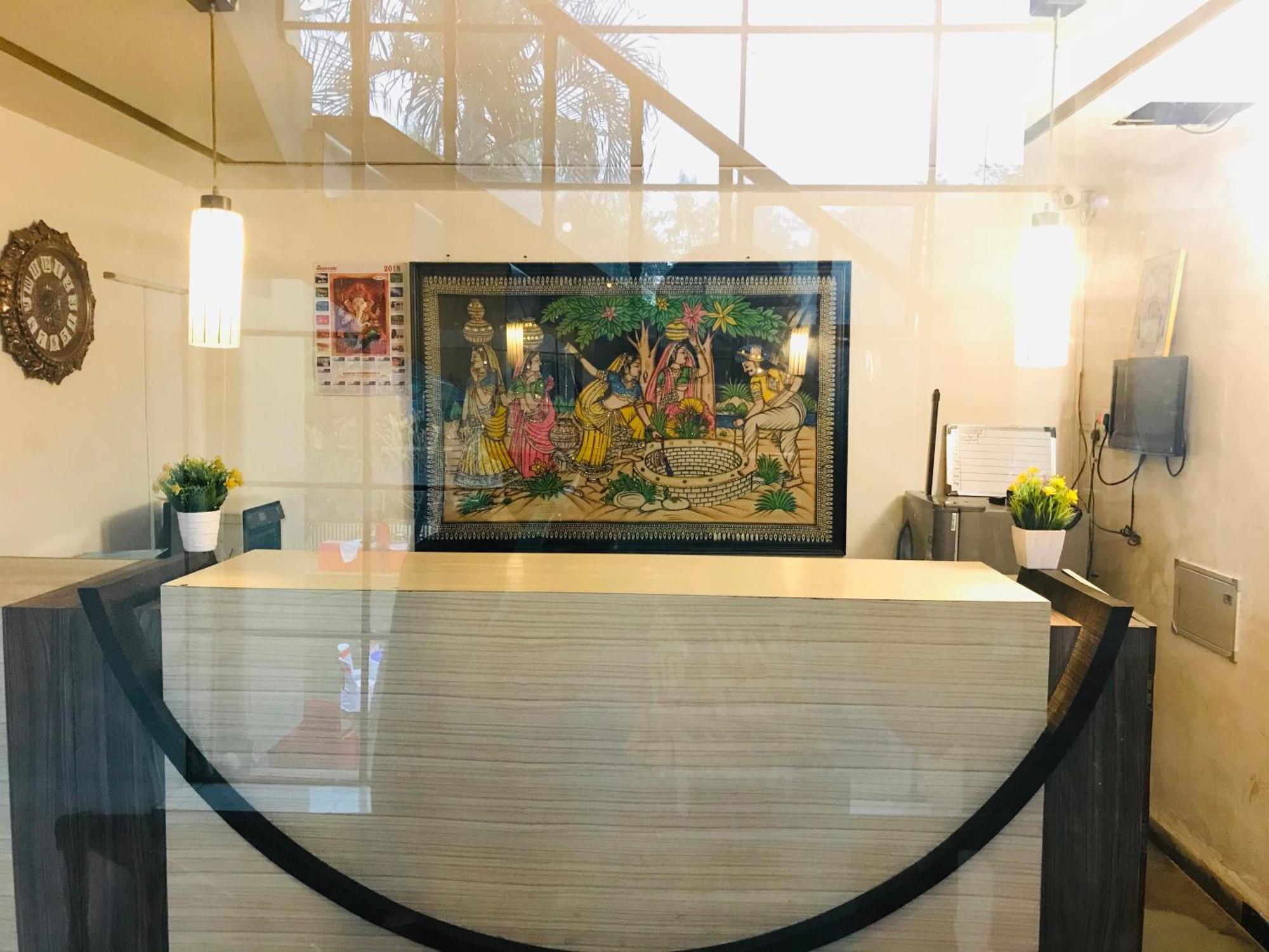 Liva Rooms Nashik Buitenkant foto